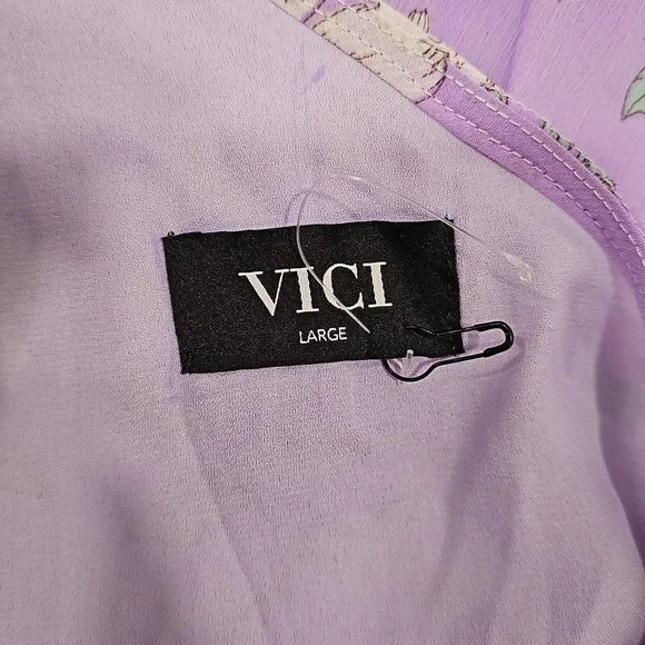 NWOT VICI FLORAL PRINT ONE SHOULDER PEPLUM TOP IN PURPLE MULTI Sz L - Picture 2 of 13